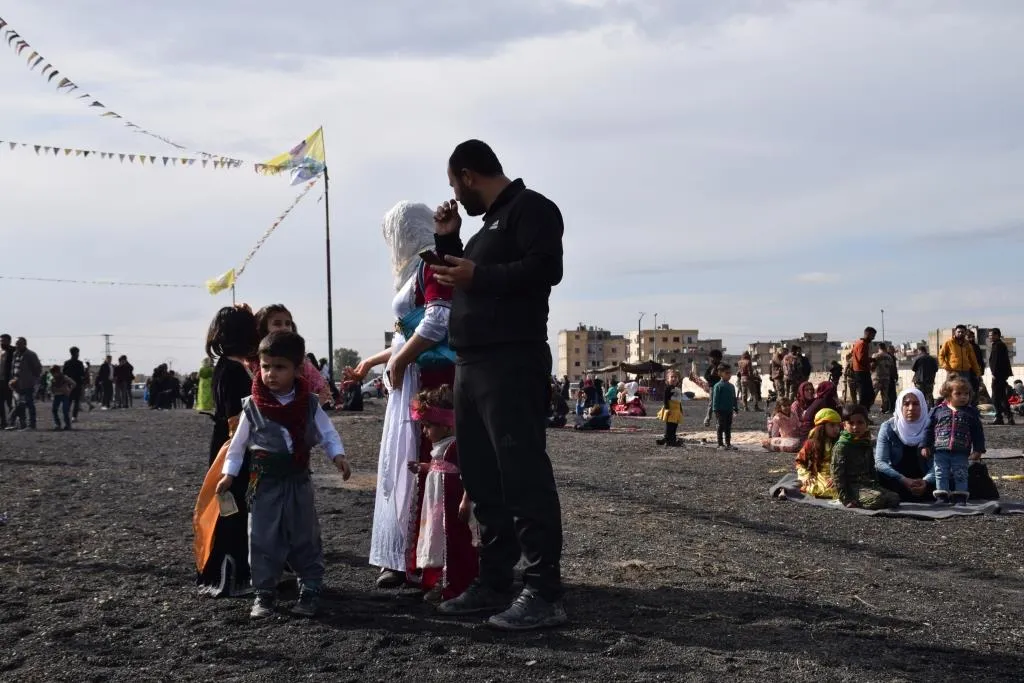 ​​​​​​​Gelên Bakûr û Rojhilatê Suriyê diherikin qadên Newrozê