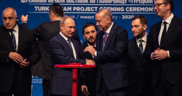 Kremlîn: Projeya navenda gazê ya li Tirkiyeyê zehmet e û dem jê re divê
