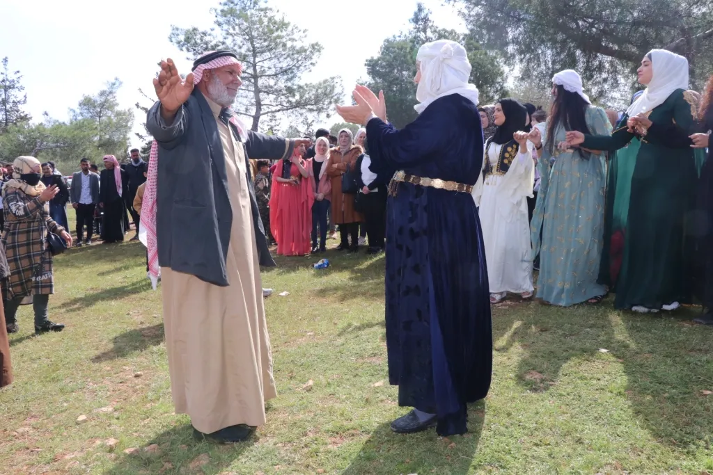 Li Minbicê bi yekîtiya pêkhateyan agirê Newrozê geş bû