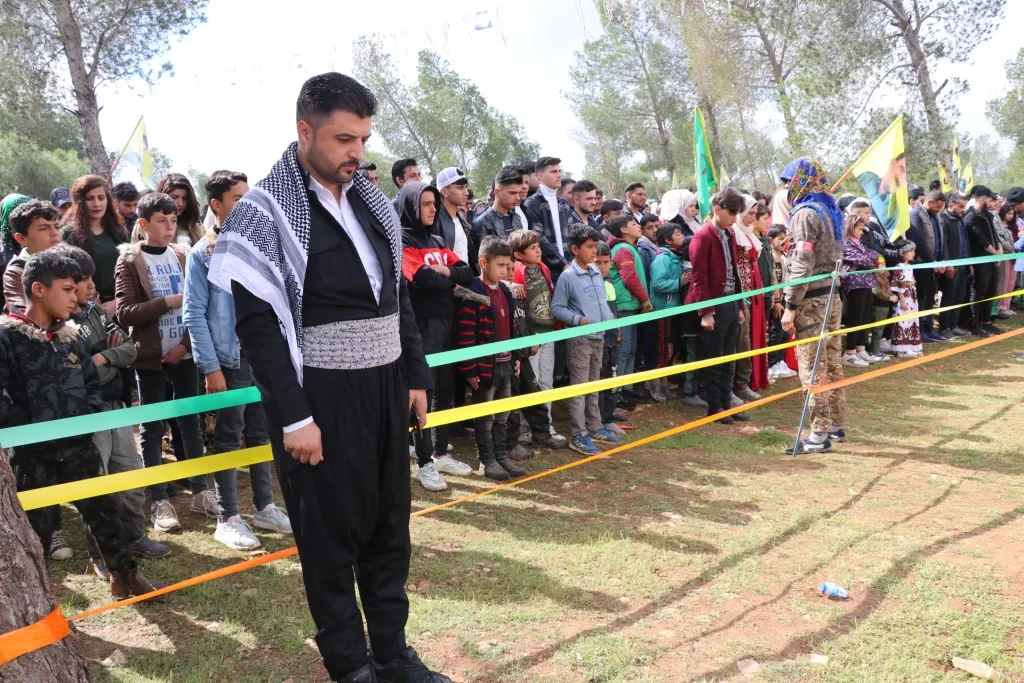 Li Minbicê bi yekîtiya pêkhateyan agirê Newrozê geş bû