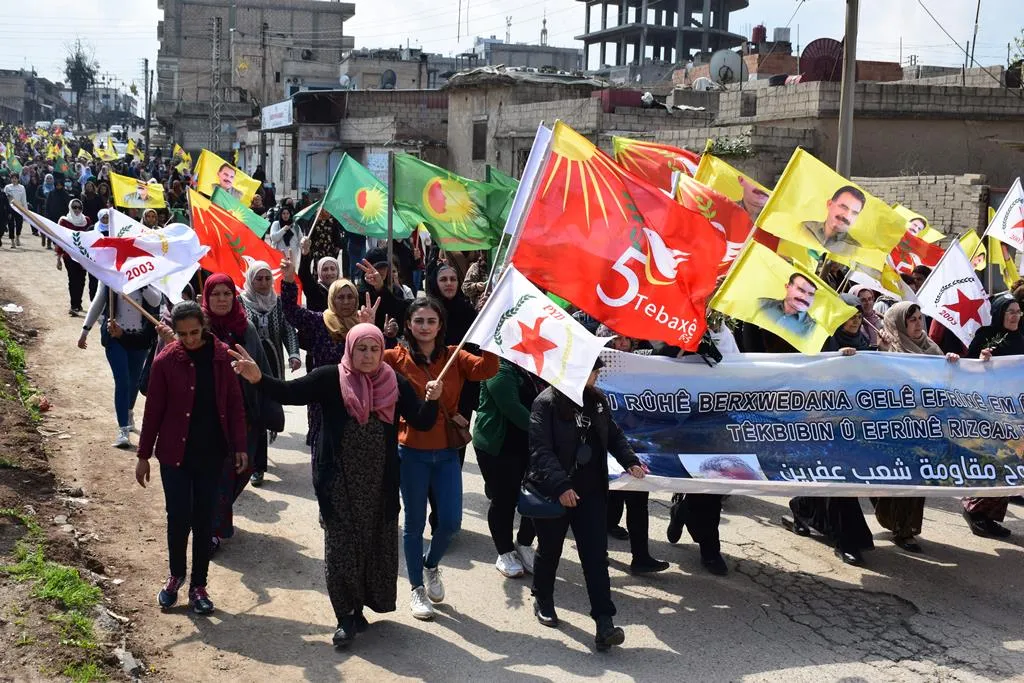 Bi hezaran şêniyên Qamişloyê piştgirî da xelkê Cindirêsê