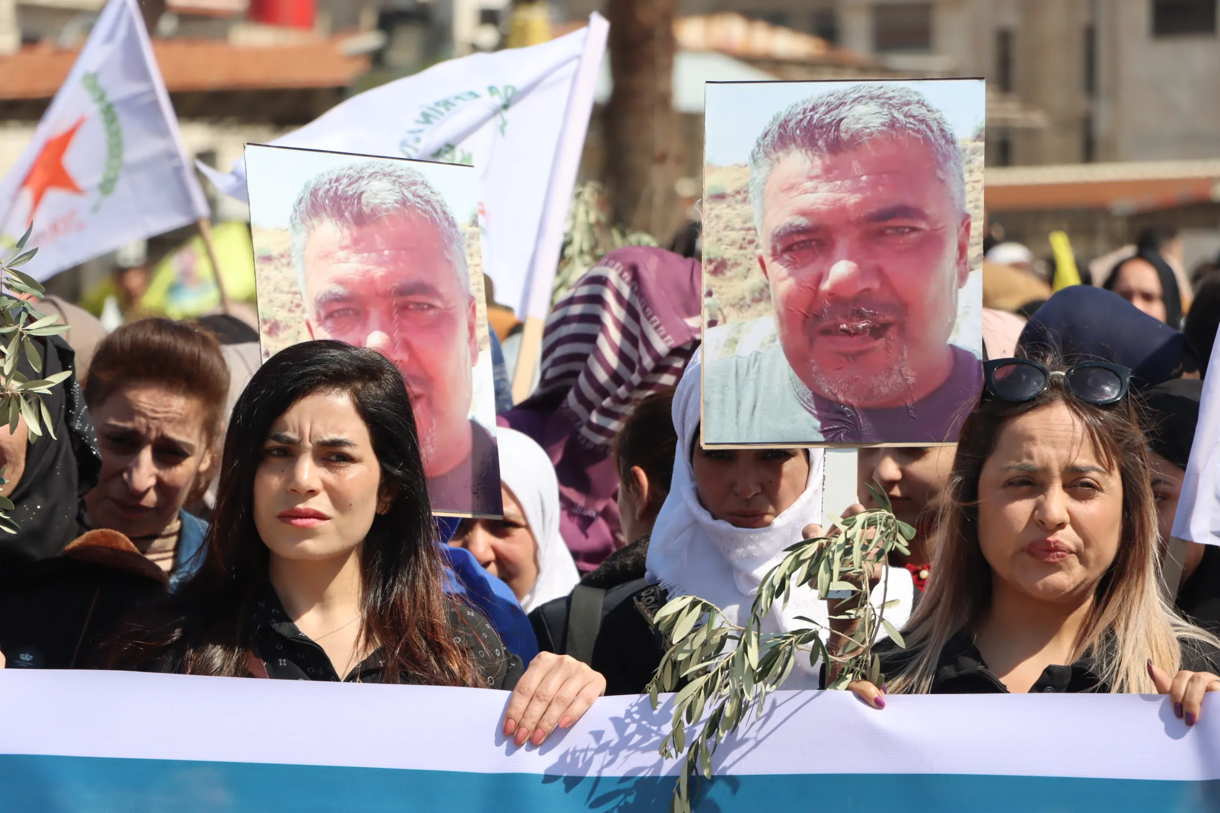 Bi hezaran şêniyên Qamişloyê piştgirî da xelkê Cindirêsê