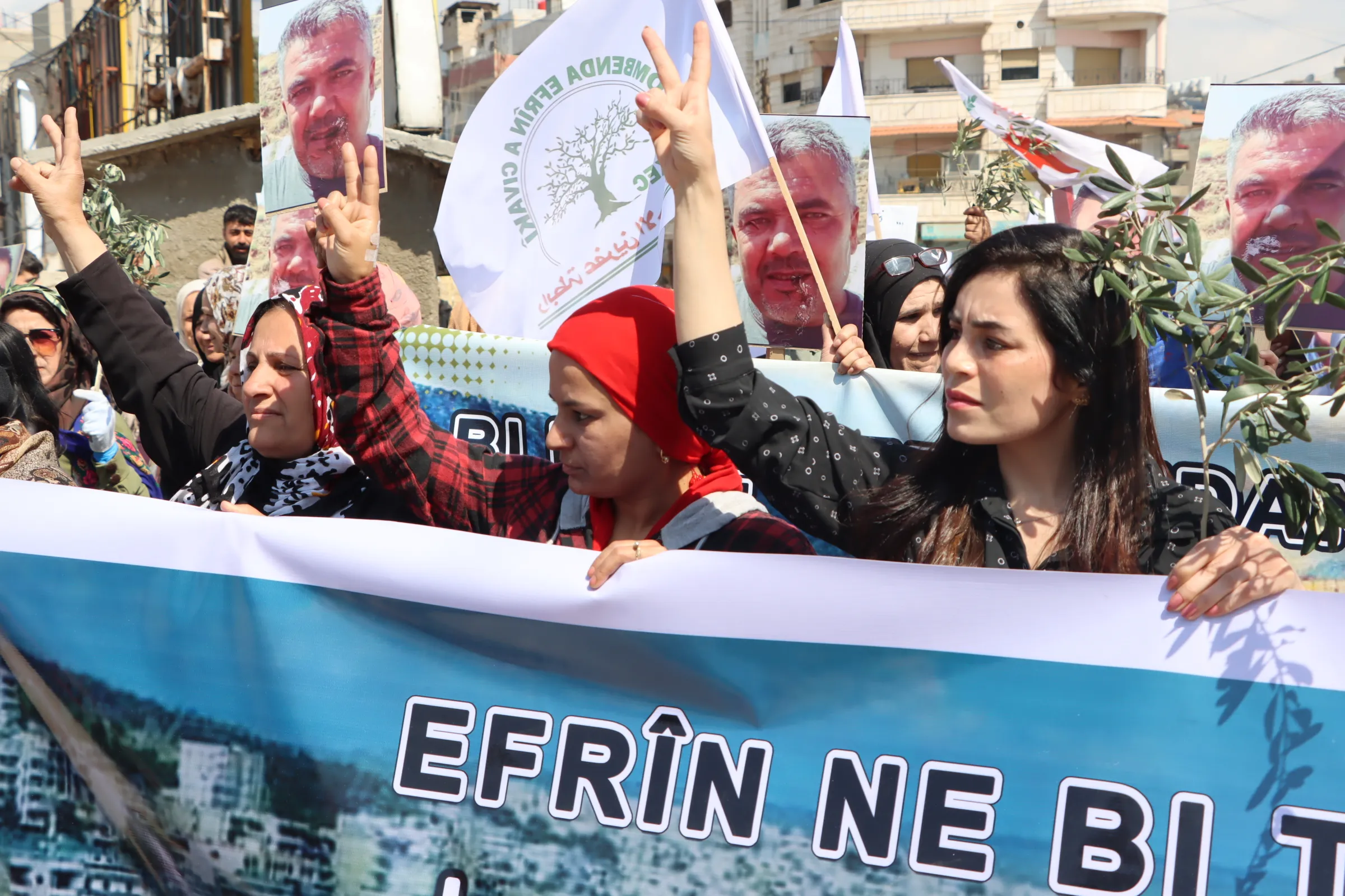 Bi hezaran şêniyên Qamişloyê piştgirî da xelkê Cindirêsê