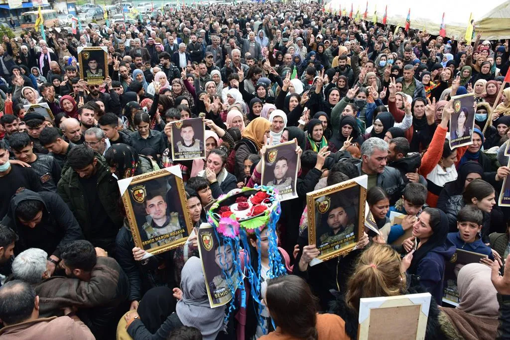 ​​​​​​​Li Kobanê û Qamişloyê merasîmên sersaxiyê yên şehîdên YAT`ê