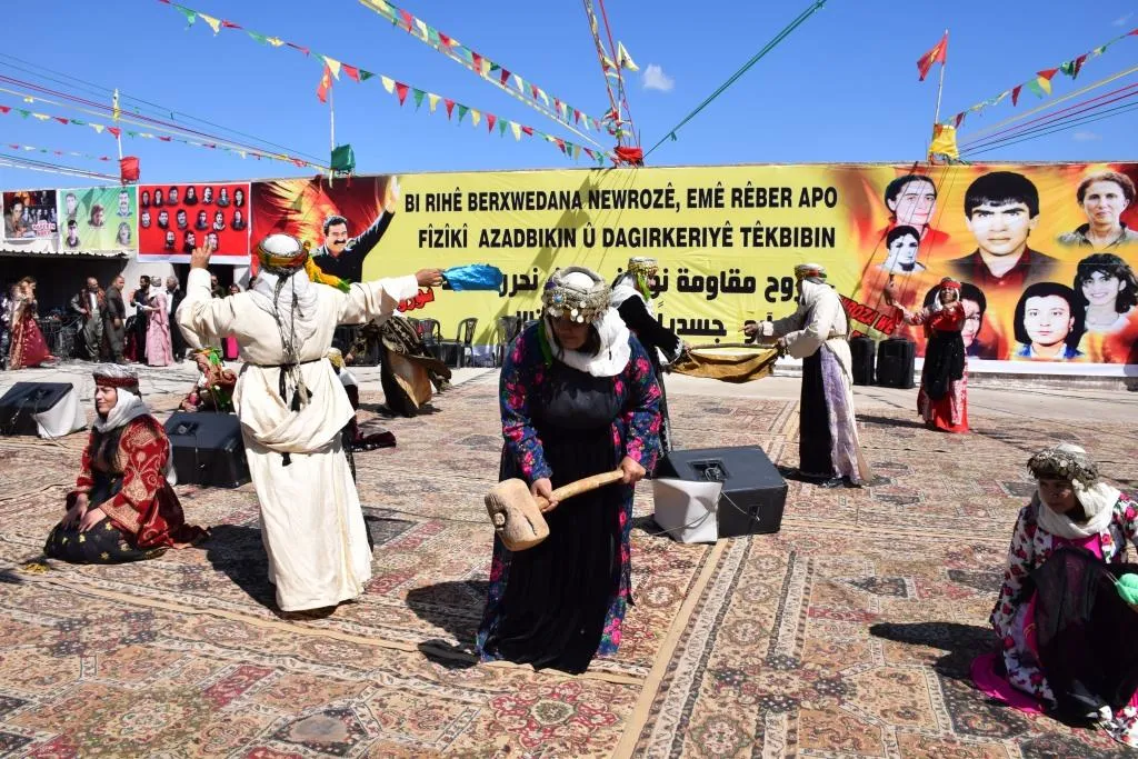Pîrozbahiyên Newroza Bakûr û Rojhilatê Suriyê bi dirûşmeyên azadiyê bi dawî bûn
