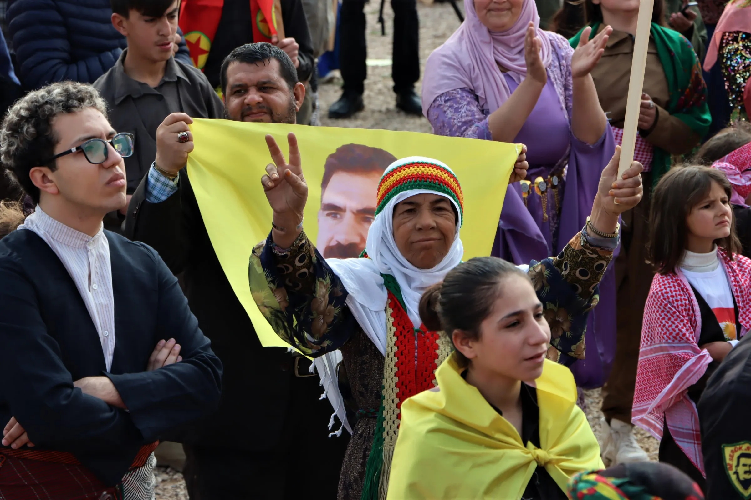 Pîrozbahiyên Newroza Bakûr û Rojhilatê Suriyê bi dirûşmeyên azadiyê bi dawî bûn