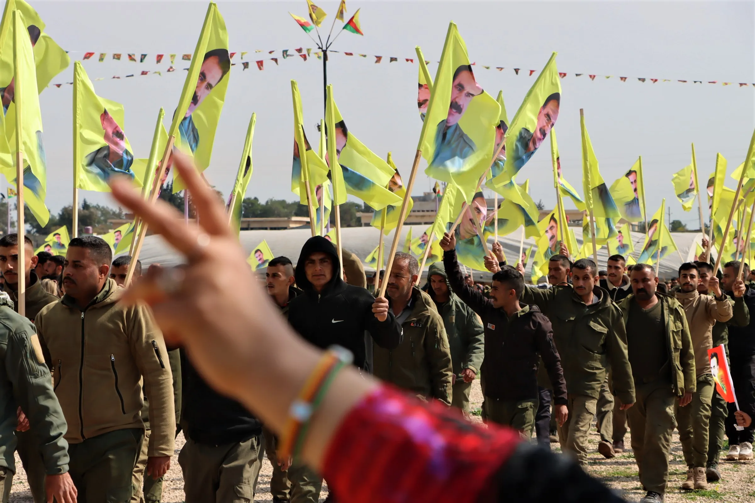 Pîrozbahiyên Newroza Bakûr û Rojhilatê Suriyê bi dirûşmeyên azadiyê bi dawî bûn