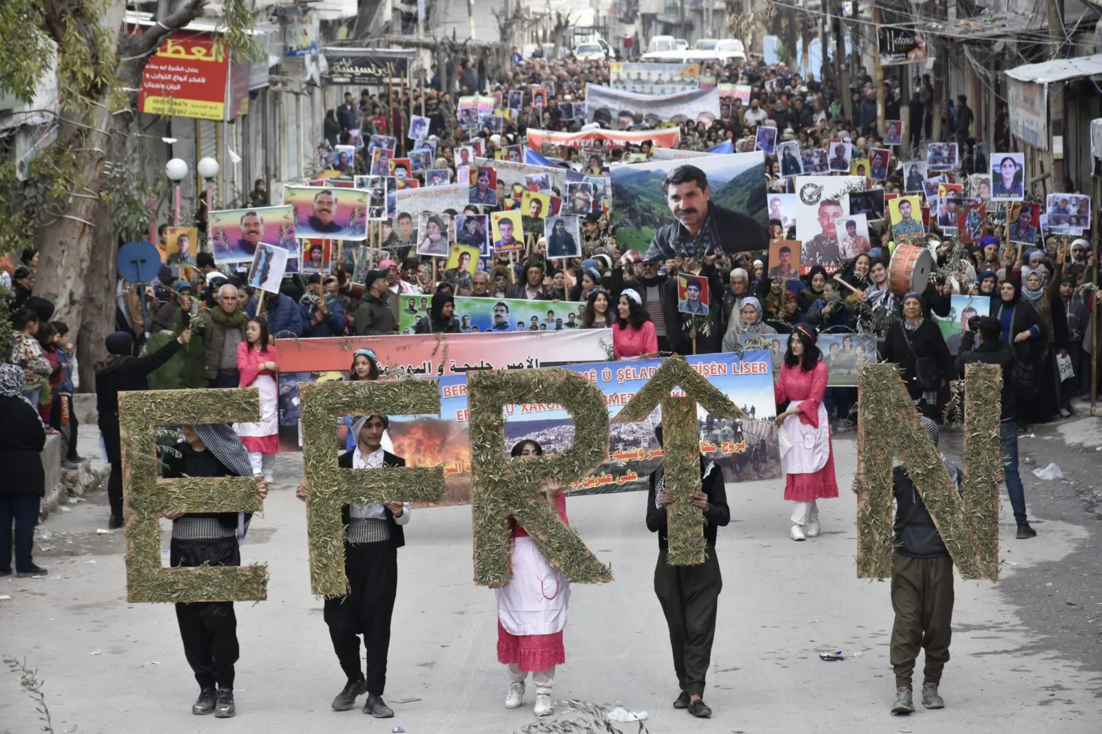 `Efrîn dê bi destê xelkê wê rizgar bibe`