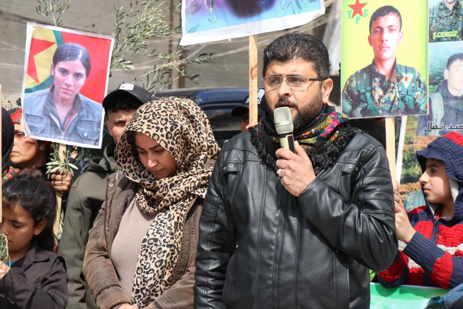 `Efrîn dê bi destê xelkê wê rizgar bibe`