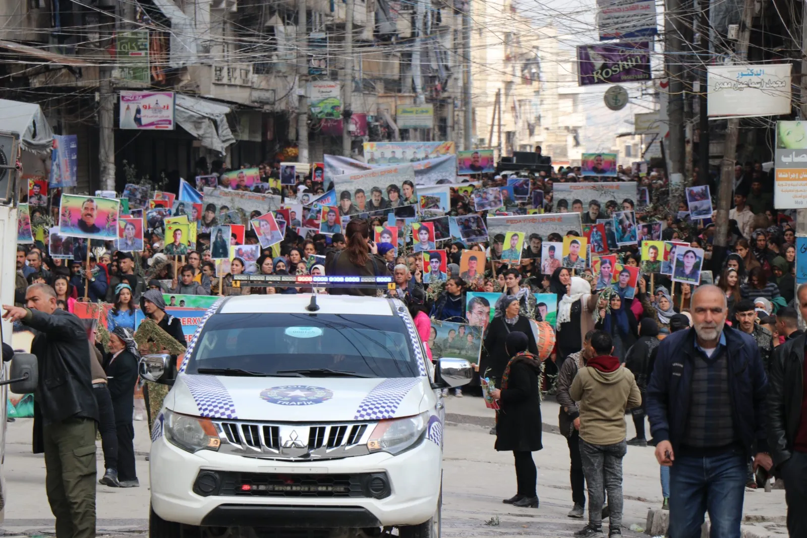 `Efrîn dê bi destê xelkê wê rizgar bibe`