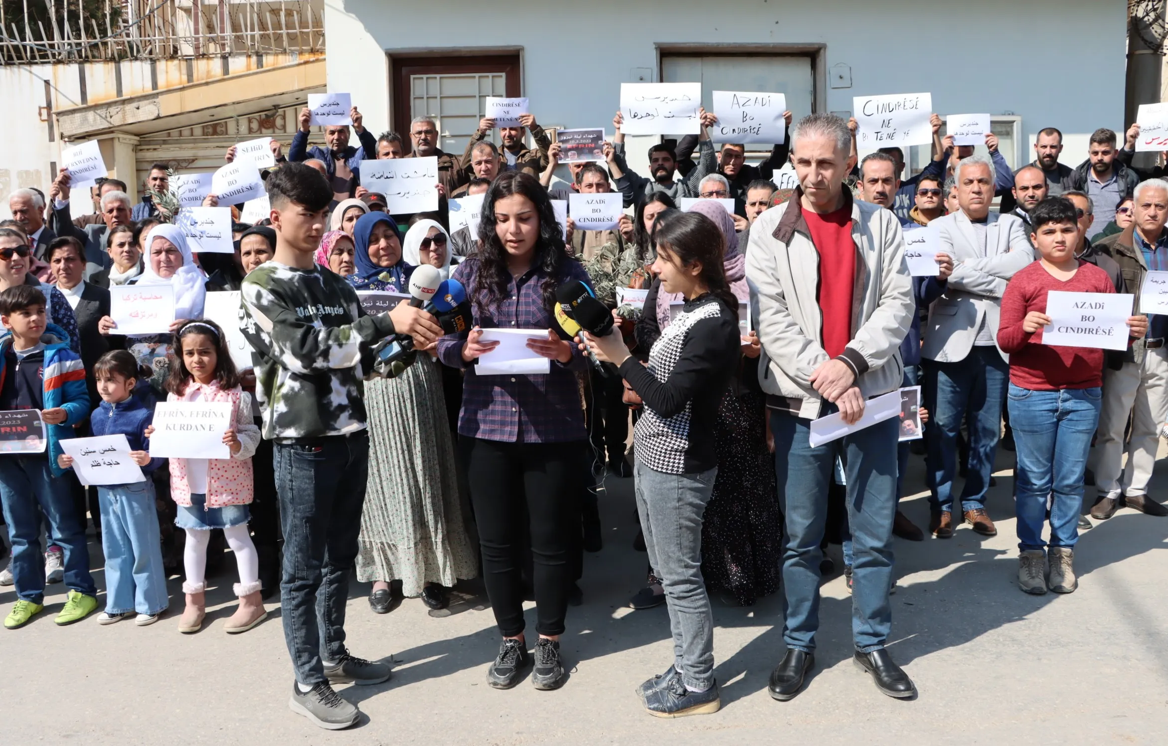 Kombenda Efrîn a Civakî û Komîteya Koçberên Serêkaniyê komkujiya Cindirêsê şermezar kir