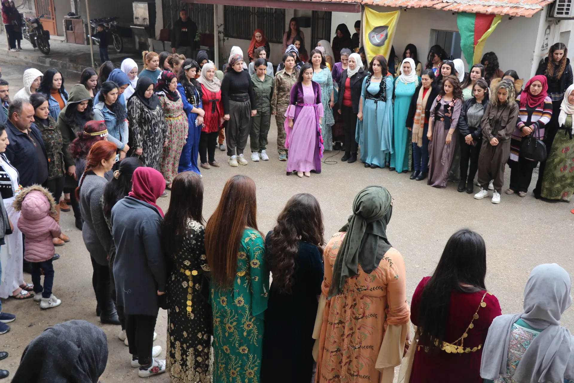 Agirê Newrozê kolanên Qamişlo geş kir