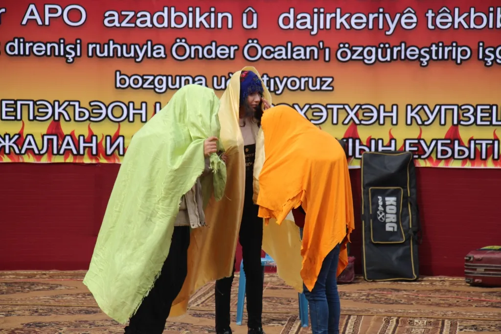 ​​​​​​​Di Newroza Minbicê de: Bi yekitiya pêkhateyan em dê azadiya fîzîkî ya Rêber Apo bi dest bixin