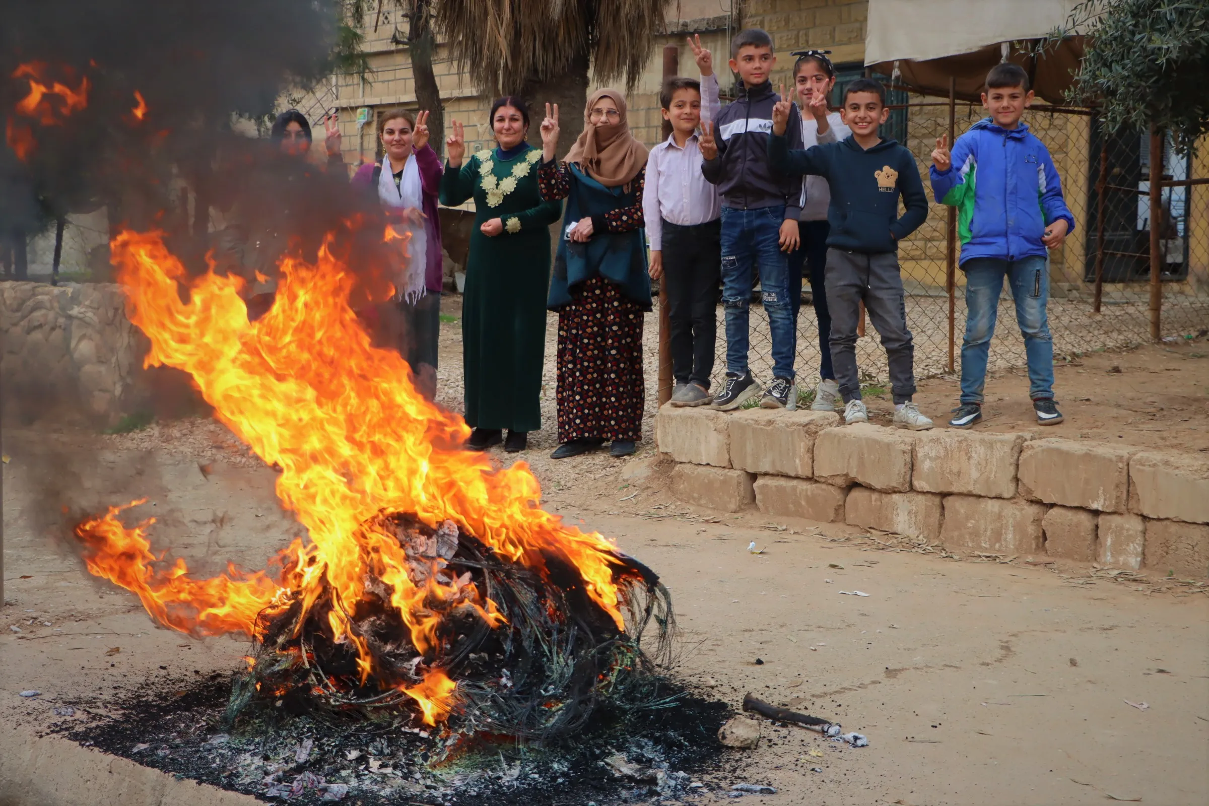 ​​​​​​​Kolan û qadên Bakur û Rojhilatê Sûriyeyê bi agirê Newrozê xemilîn