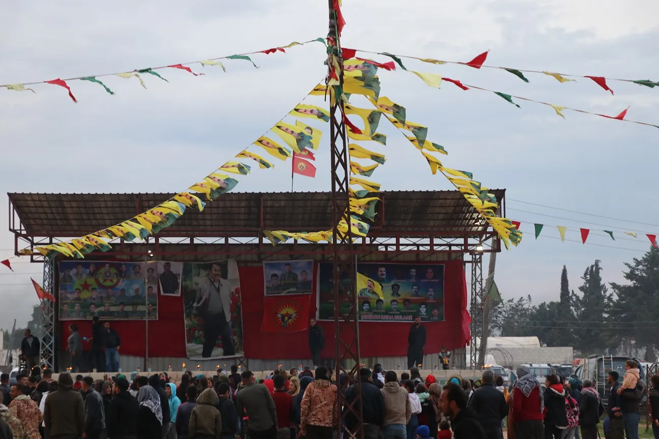 ​​​​​​​Kolan û qadên Bakur û Rojhilatê Sûriyeyê bi agirê Newrozê xemilîn