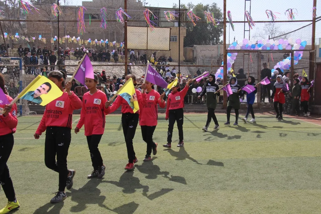 ​​​​​​​Bi boneya 8`ê Adarê li Minbicê çalakiyên werzîşê û li Tebqayê semîner
