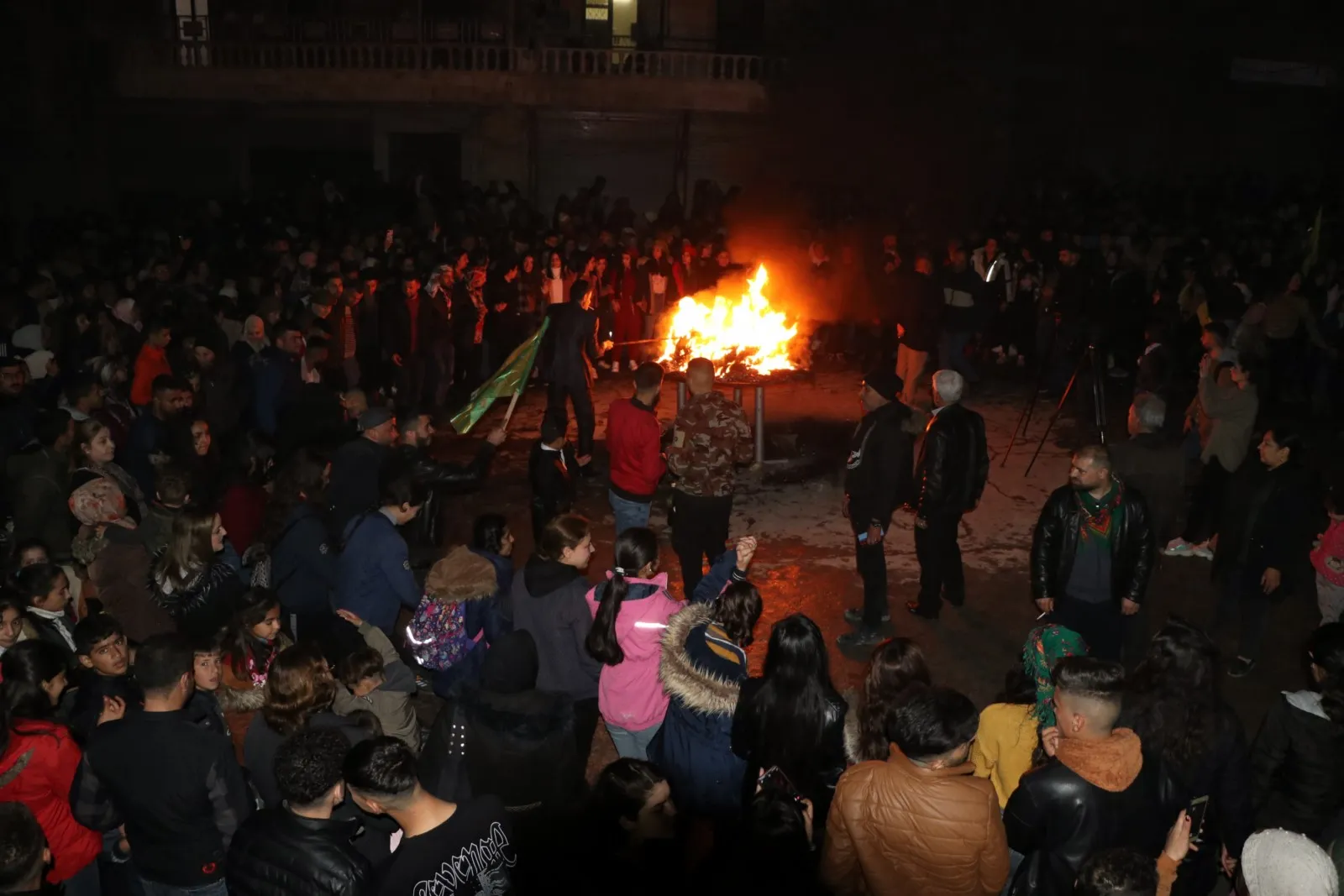 ​​​​​​​Kolan û qadên Bakur û Rojhilatê Sûriyeyê bi agirê Newrozê xemilîn