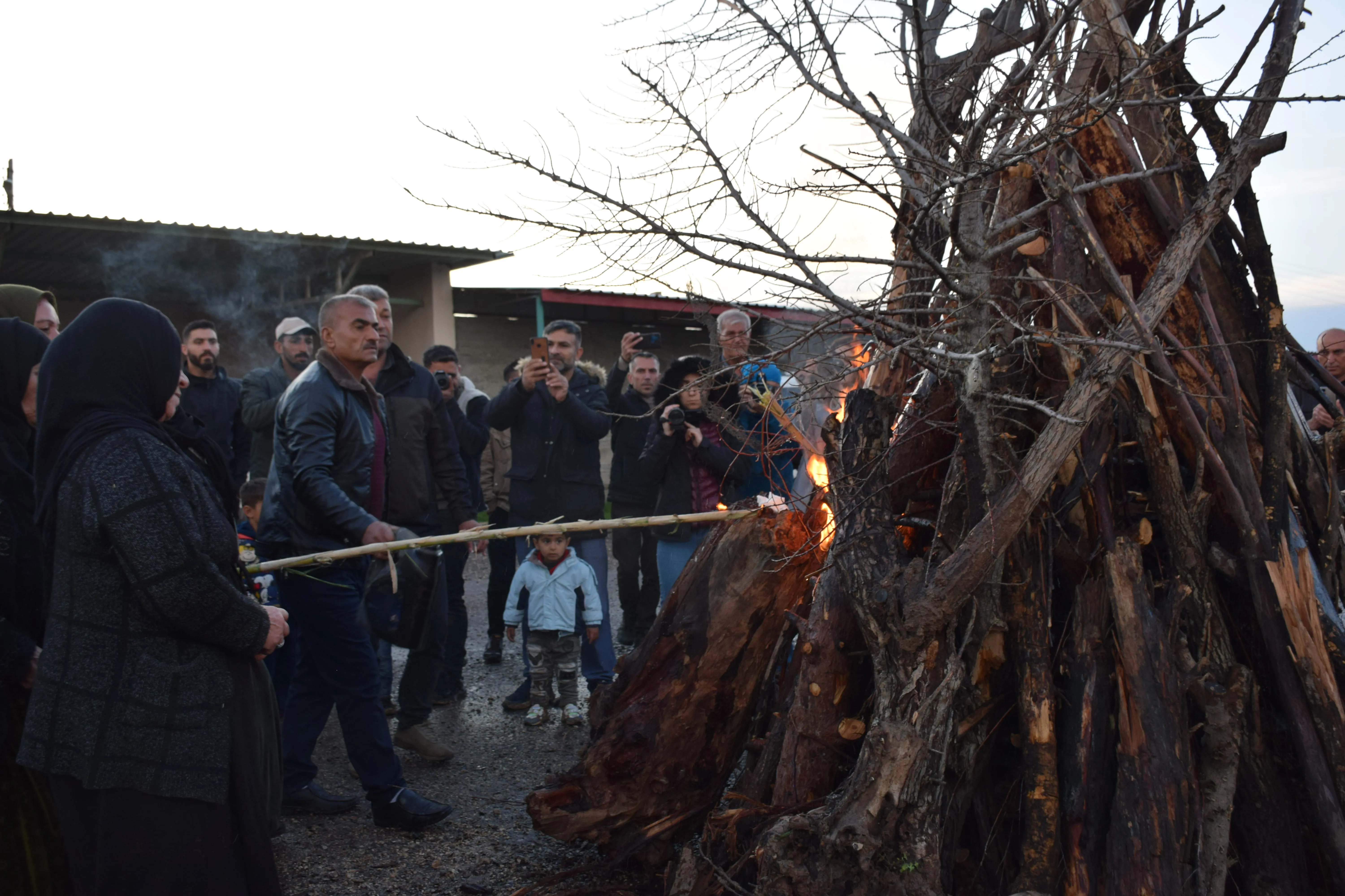 Li Goristan Şehîd Xebat Dêrik ji bo Newrozê mûm hatin pêxistin