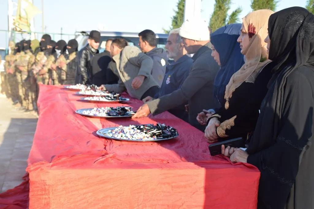 Sibeha cejnê bi hezaran kesî serdana goristanên şehîdan kir