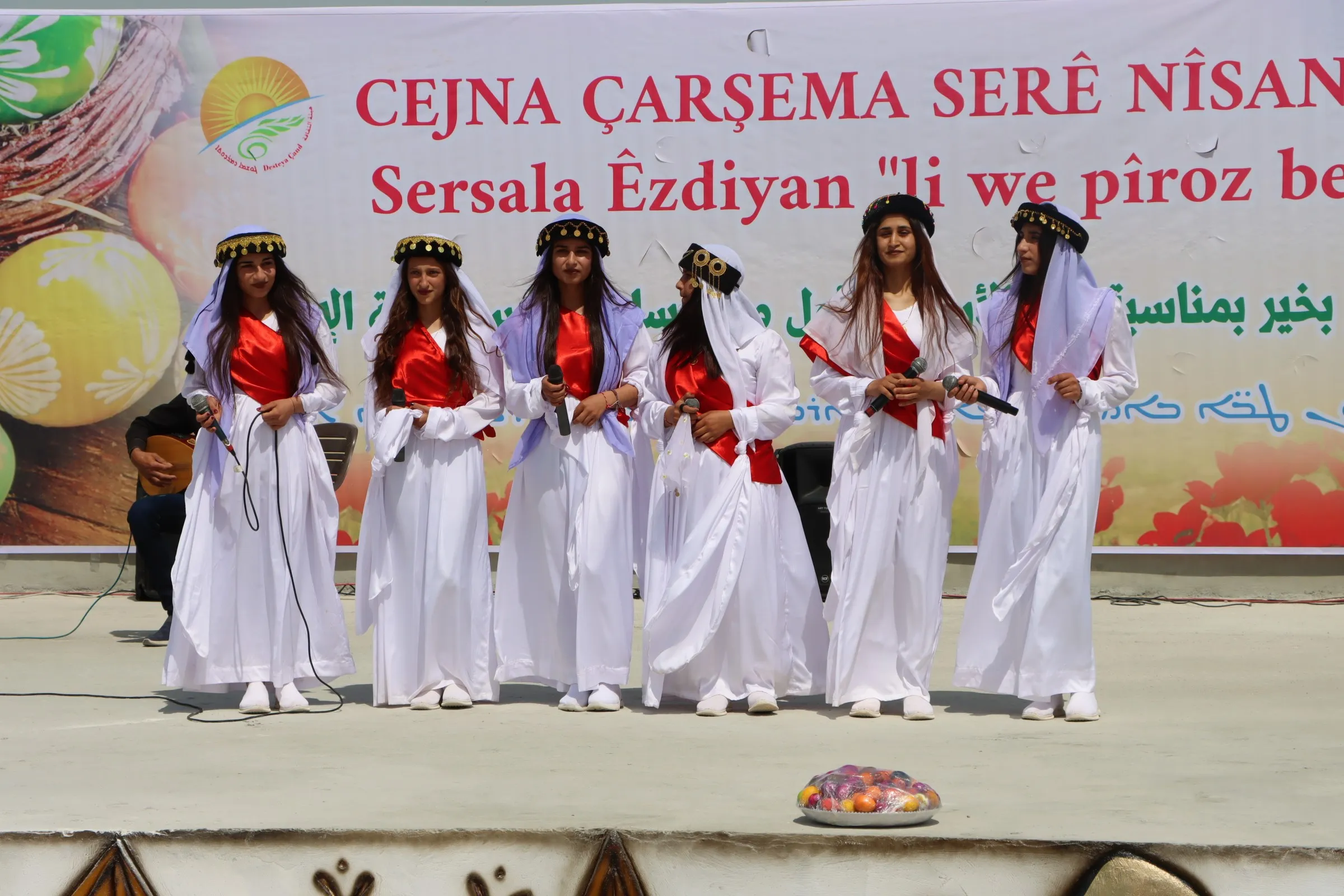 Di pîrozbahiya Çarşema Sor de pesndayîna beyannameya Rêveberyia Xweser
