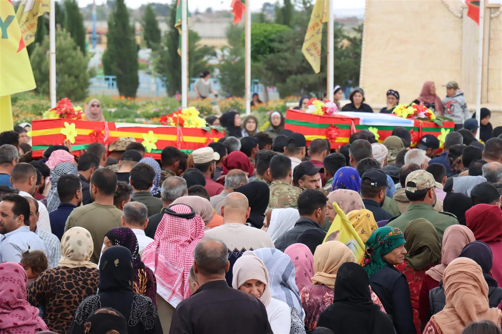 Li Hesekê merasîma oxirkirina du şehîdan