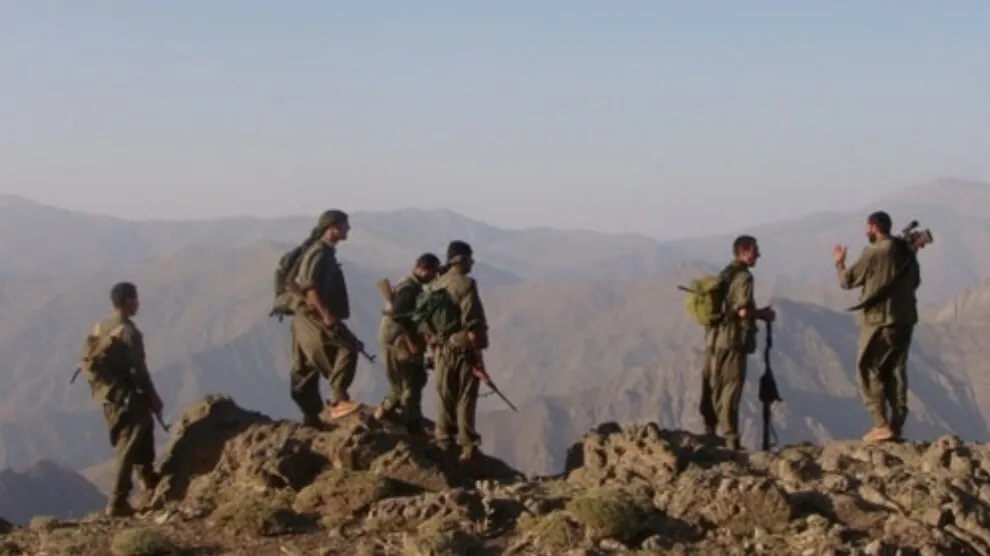 HPG: Di nava du rojan de 21 caran çeperên berxwedanê hatin bombekirin