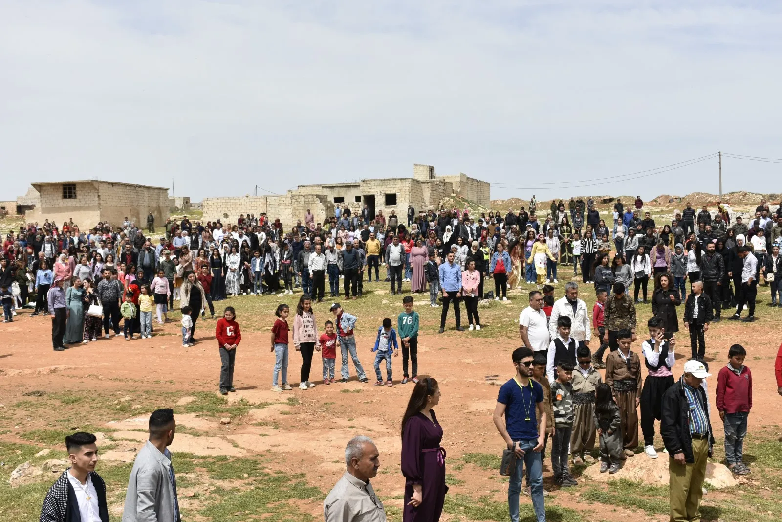 ​​​​​​​Di şahiya Çarşema Sor a Helebê de bangewaziyên hevgirtinê