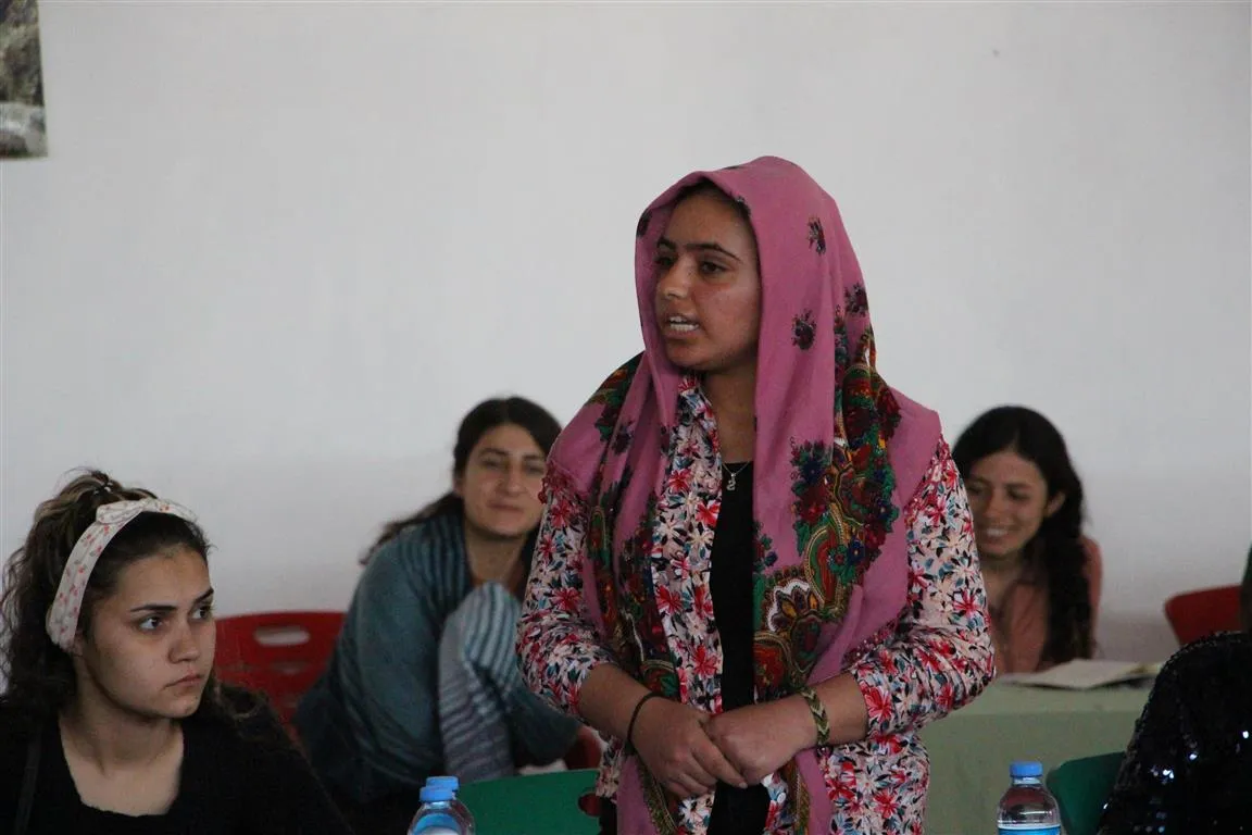 Yekitiya Ciwanên Şoreşger a Sûriyeyê panelek li dar xist