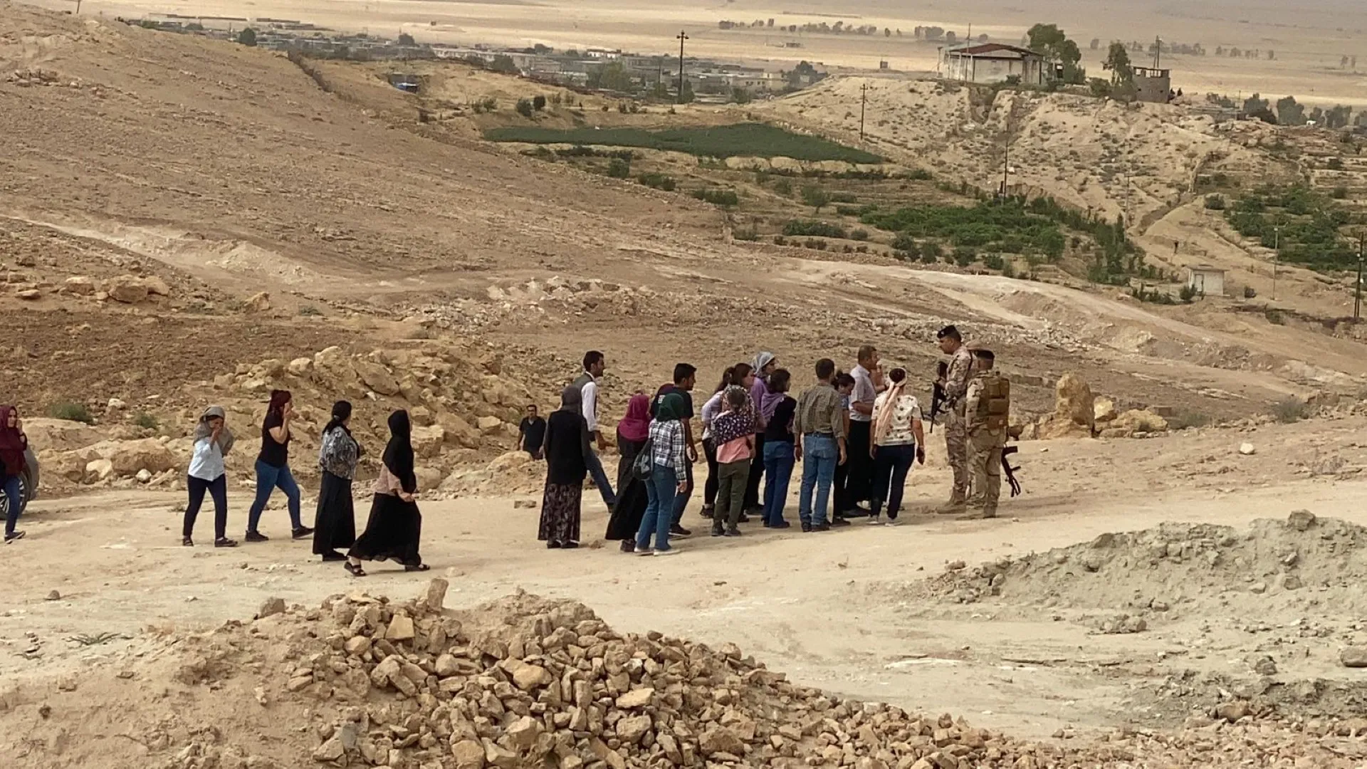 Berxwedana xelkê Mexmûrê li dijî zext û dorpêçê didome