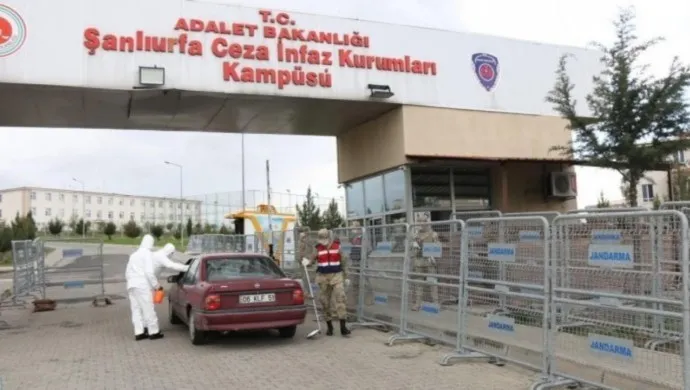 Leşkerên Tirk li nexweşxaneyê îşkence li girtiyê ji Rojava kir