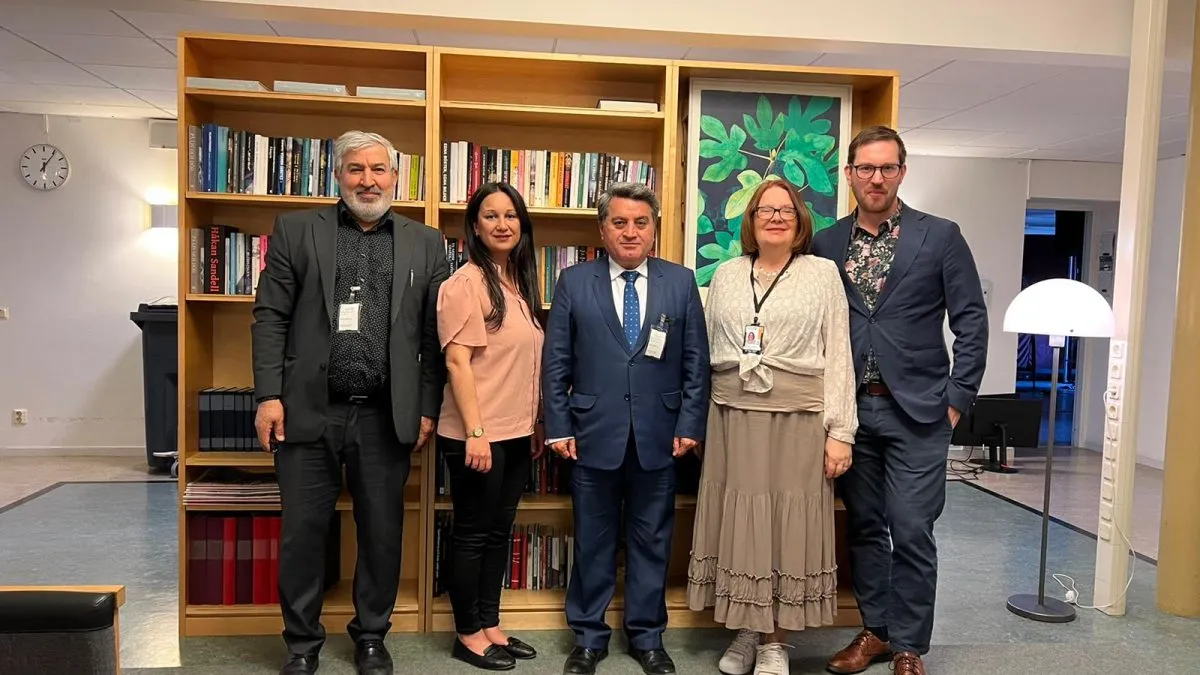 ​​​​​​​Nûnerên Rêveberiya Xweser bi Partiya Çepgir a Swêdê re civiyan
