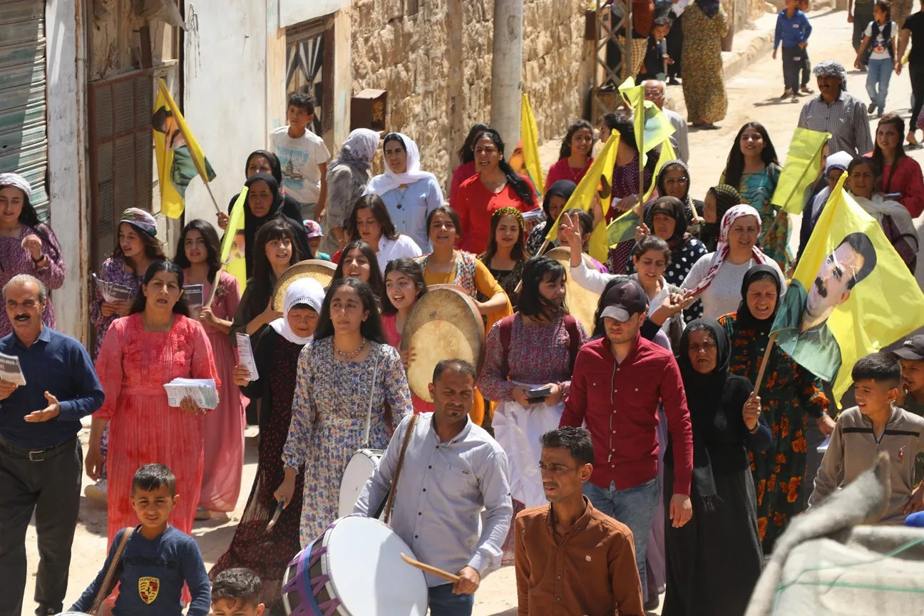 Li Şehbayê belavokên têkildarî azadiya fîzîkî ya Rêber Ocalan hatin belavkirin