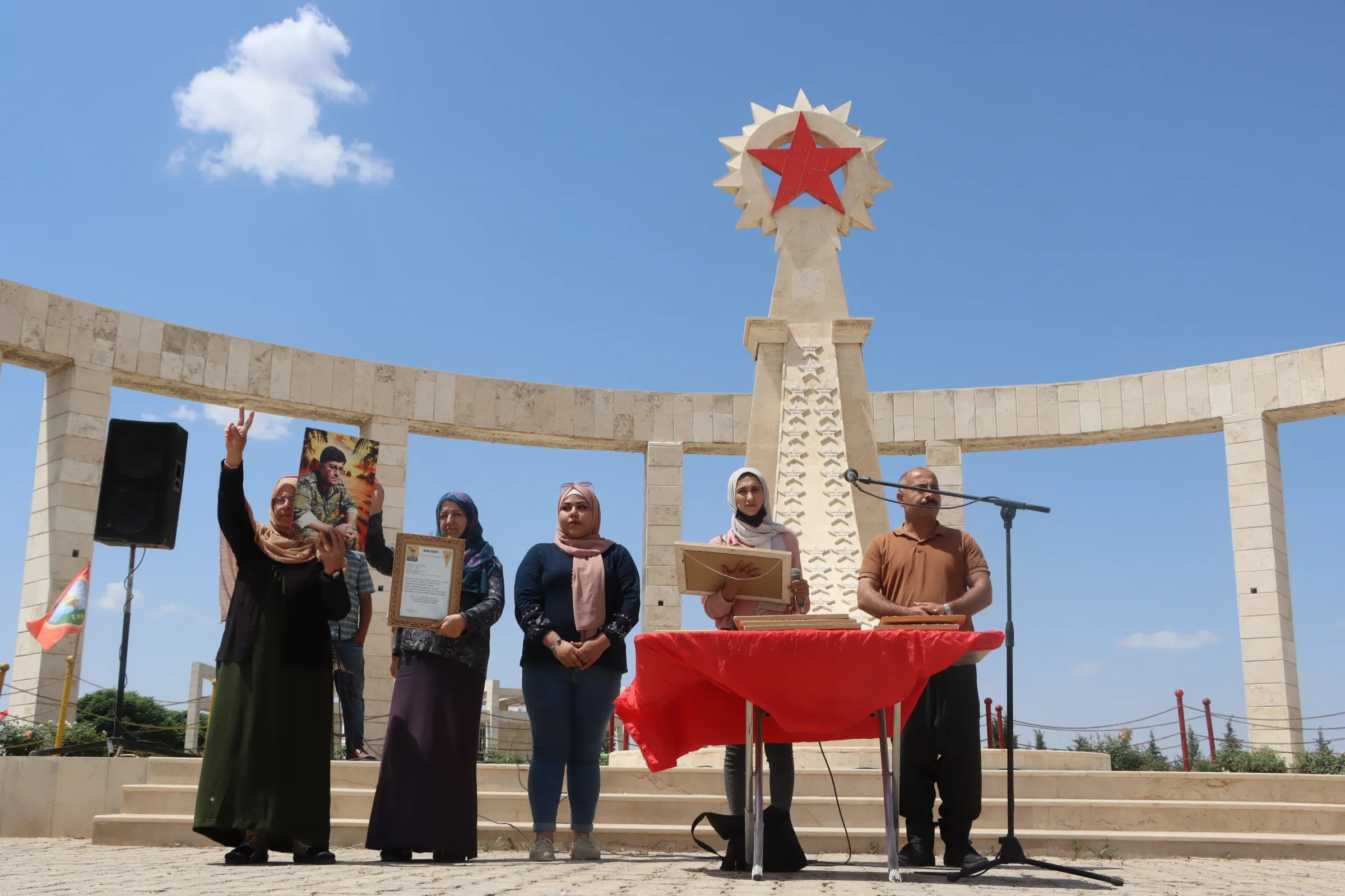 Li Amûdê bîranîna 25 şehîdan