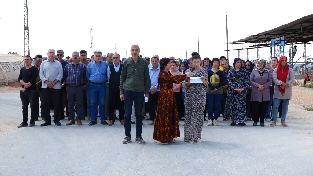 Koçberên Efrînê: Êrişa li ser Mexmûrê sûceke dermirovî ye
