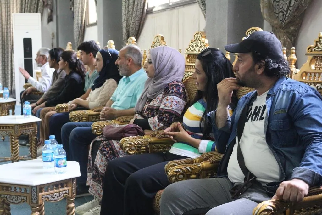 Şêwekarên beşdarî sempozyunê bûbûn hatin xelatkirin