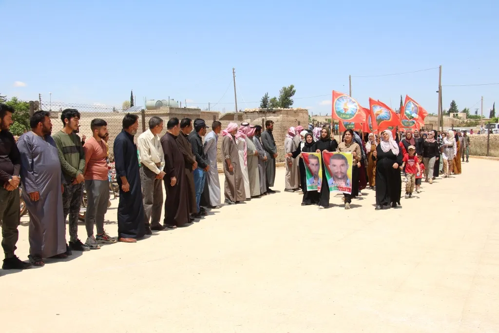 Şêniyên Minbicê sersaxî dan malbata şehîd Ebdulwehab El Hec Hemîdî