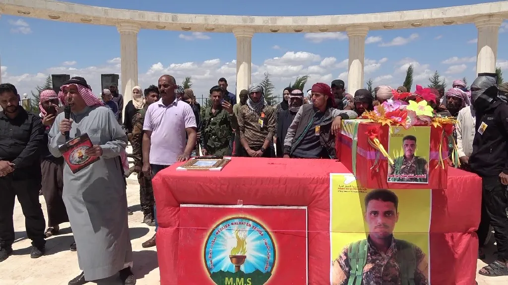Şêniyên Reqayê cenazeyê şehîd Xelef oxir kir