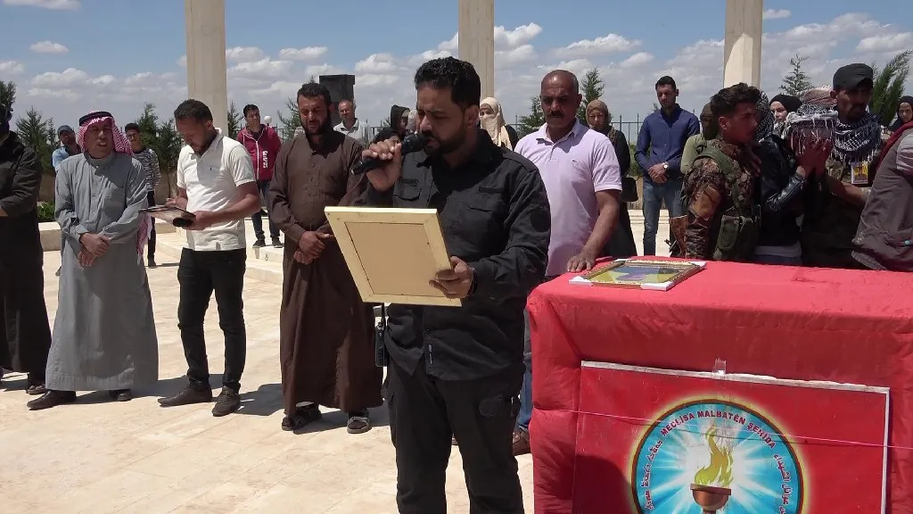 Şêniyên Reqayê cenazeyê şehîd Xelef oxir kir