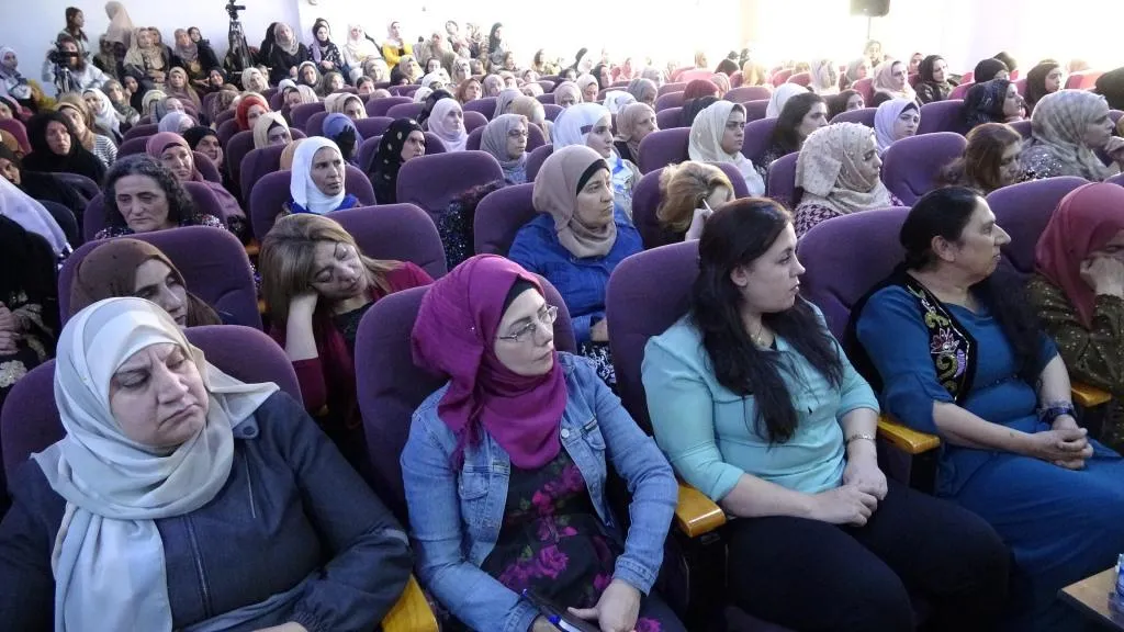 Nivîsgeha Kombûna Jinan a Reqayê konferansa xwe ya yekemîn li dar xist