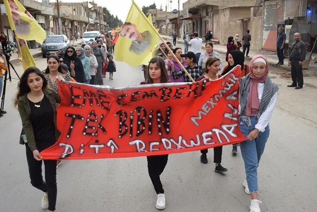 Şêniyên Tirbespiyê û Til Hemîsê piştgiriya berxwedana xelkê Kampa Mexmûrê kir