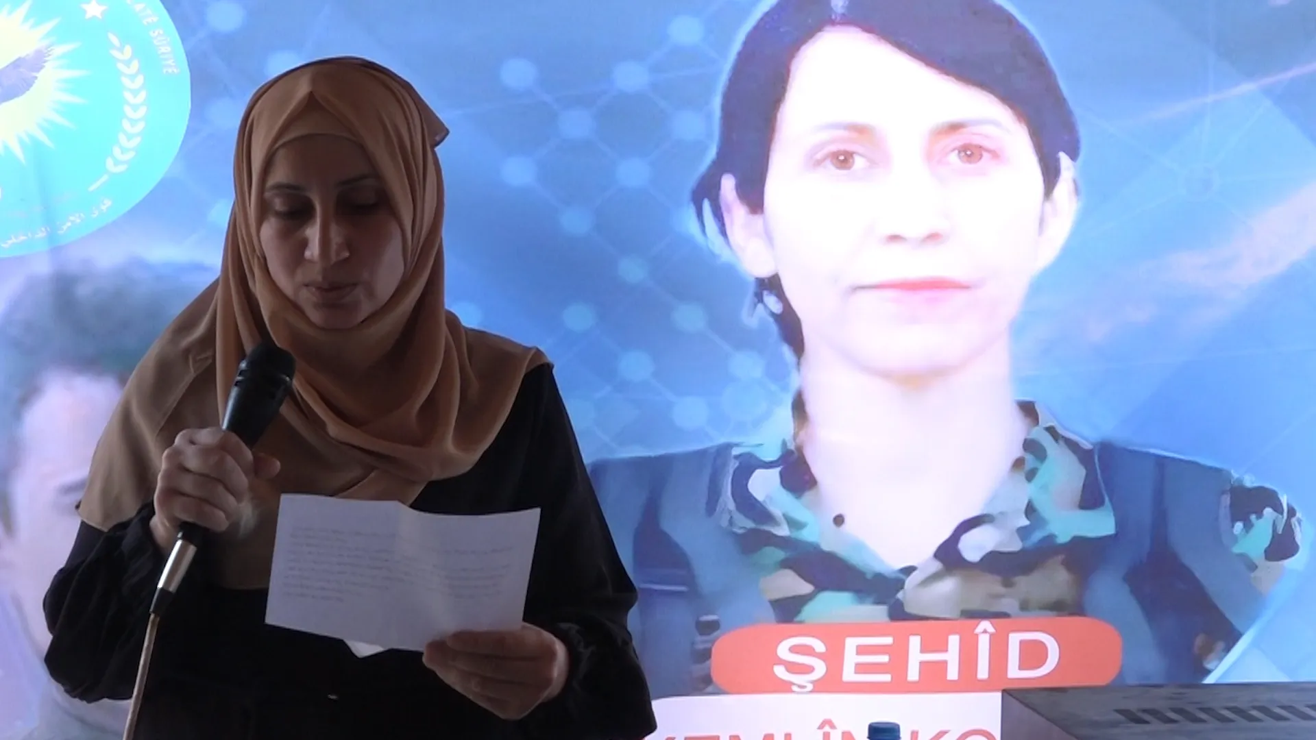 Şêniyên Dêrazorê sersaxî da malbatên şehîd Bozan, Xemlîn û Melka