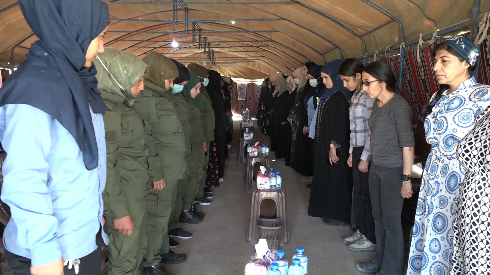 Şêniyên Dêrazorê sersaxî da malbatên şehîd Bozan, Xemlîn û Melka