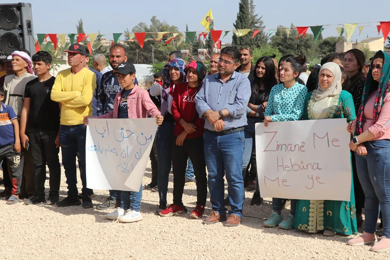 Şêniyên Şêrawa Roja Zimanê Kurdî pîroz kir
