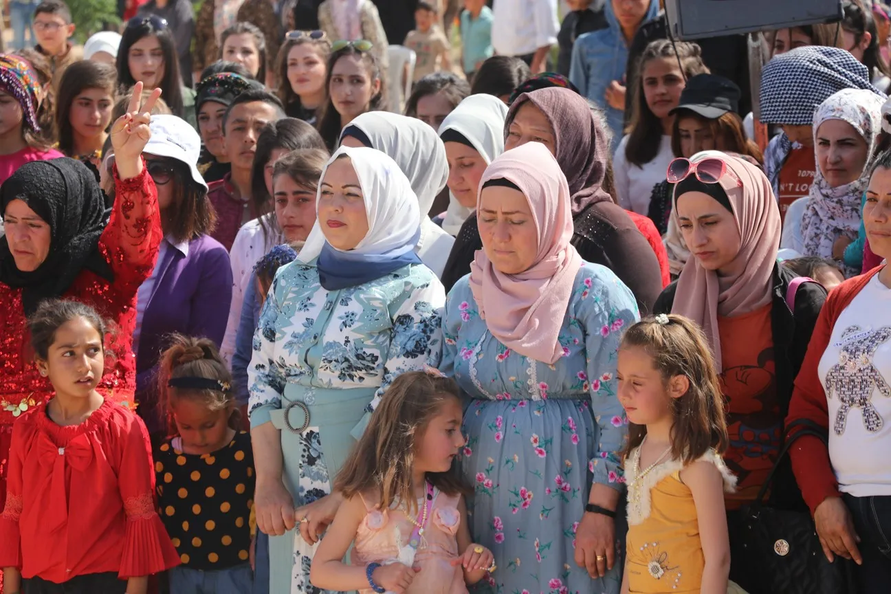 Şêniyên Şêrawa Roja Zimanê Kurdî pîroz kir