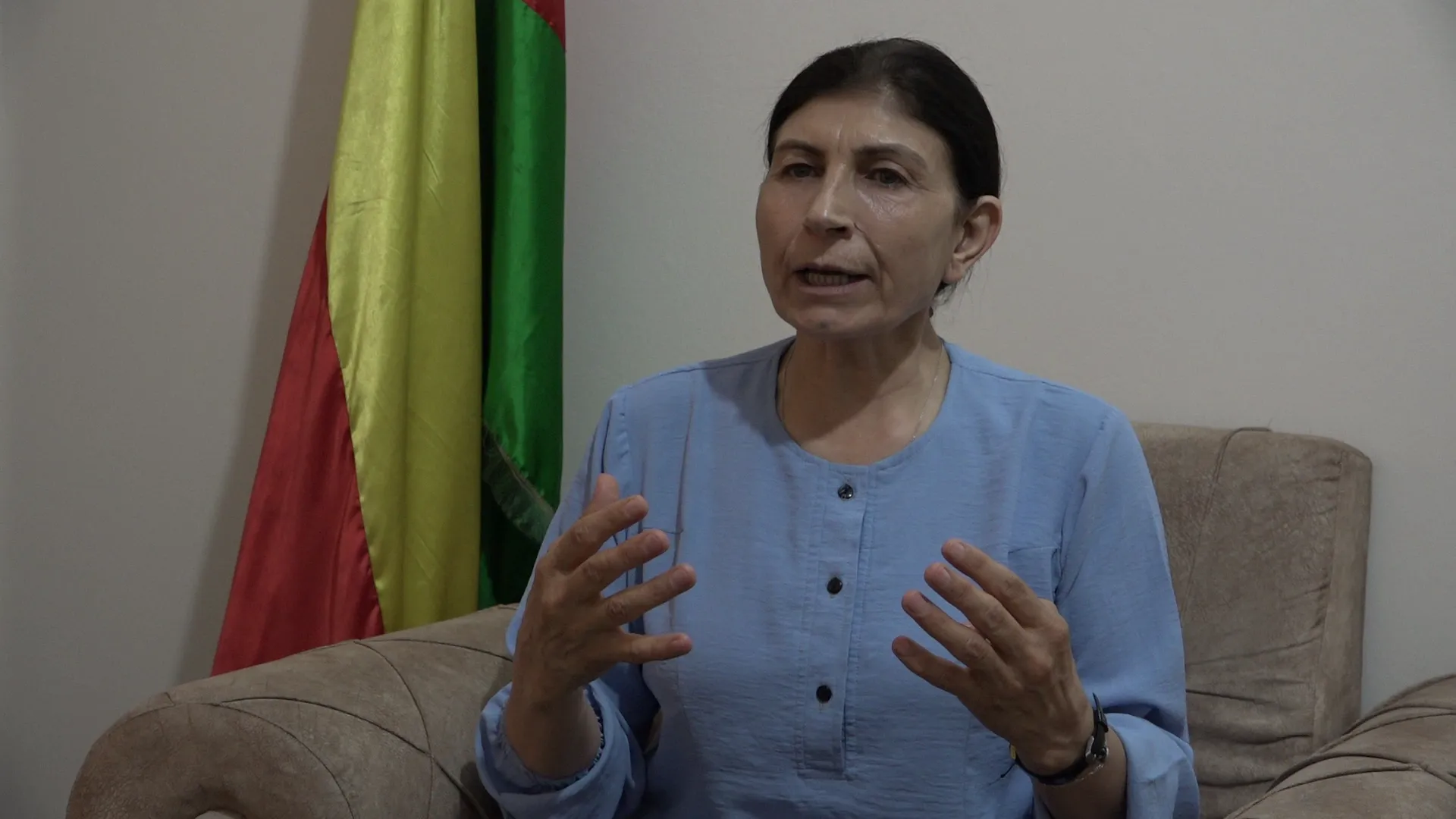​​​​​​​Rûken Ehmed: Dijî tecrîdê têkoşînê bilind bikin