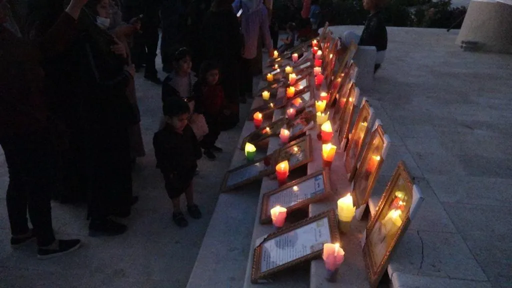 Şêniyên Reqa û Minbicê şehîdên azadiyê bi bîr anîn