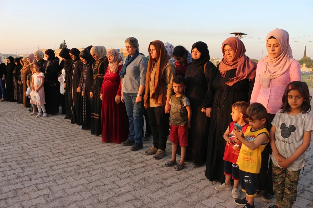 Şêniyên Reqa û Minbicê şehîdên azadiyê bi bîr anîn