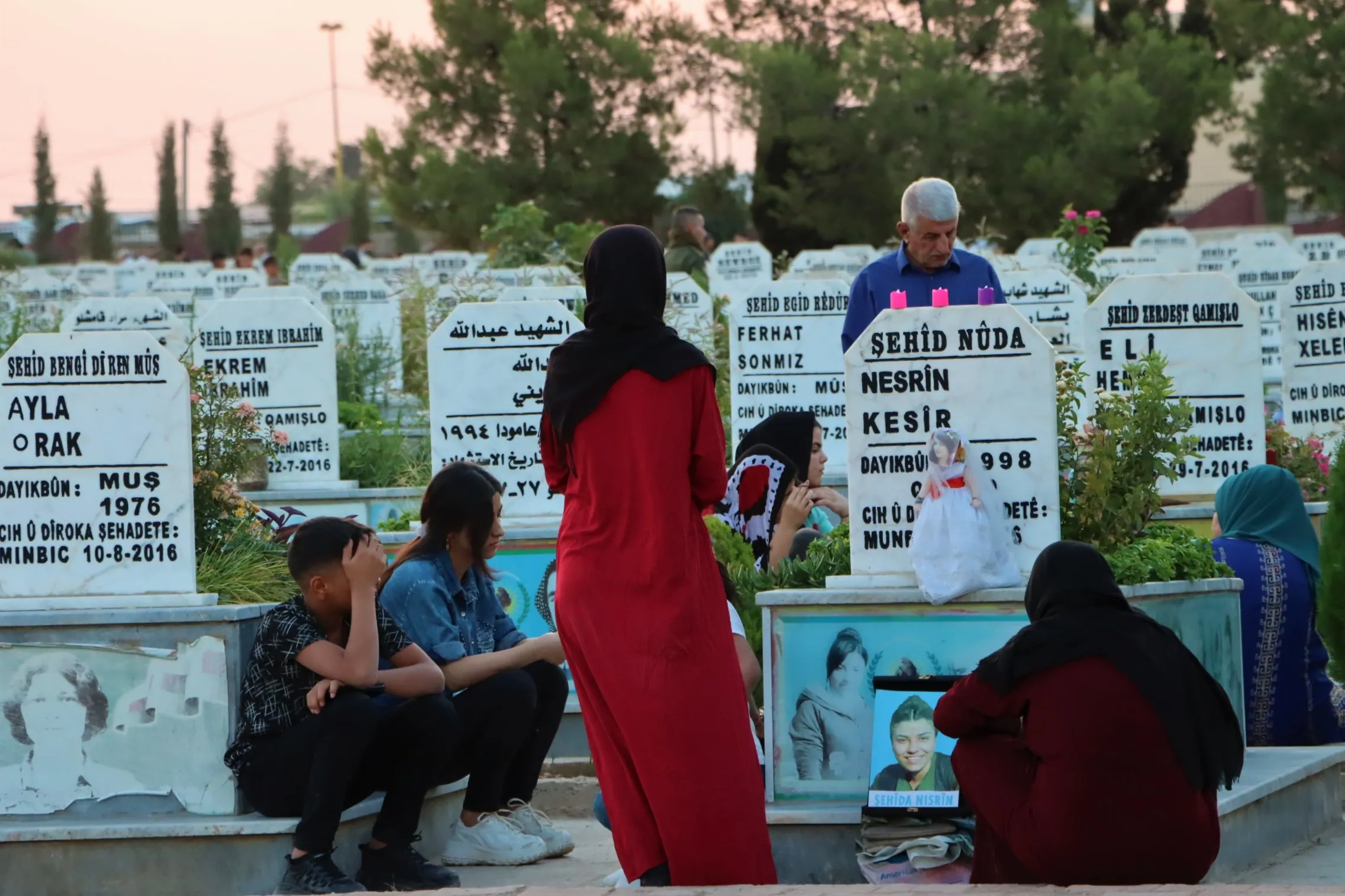 Bi hezaran kesî serdana goristanên şehîdan kir