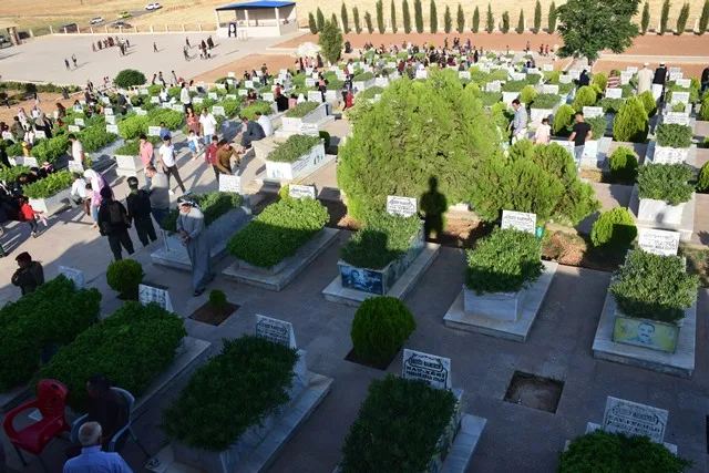 Bi hezaran kesî serdana goristanên şehîdan kir