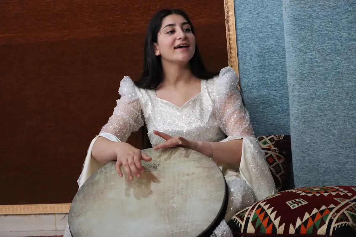 Dengê jinên ciwan: Koma Şehîd Elefterya